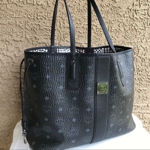 MCM medium tote without pouch. 10/10 condition.